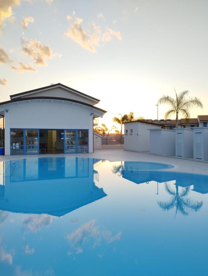 Icaro Residence Apartments With A Beautiful Pool Sant'Agata di Militello Exterior foto