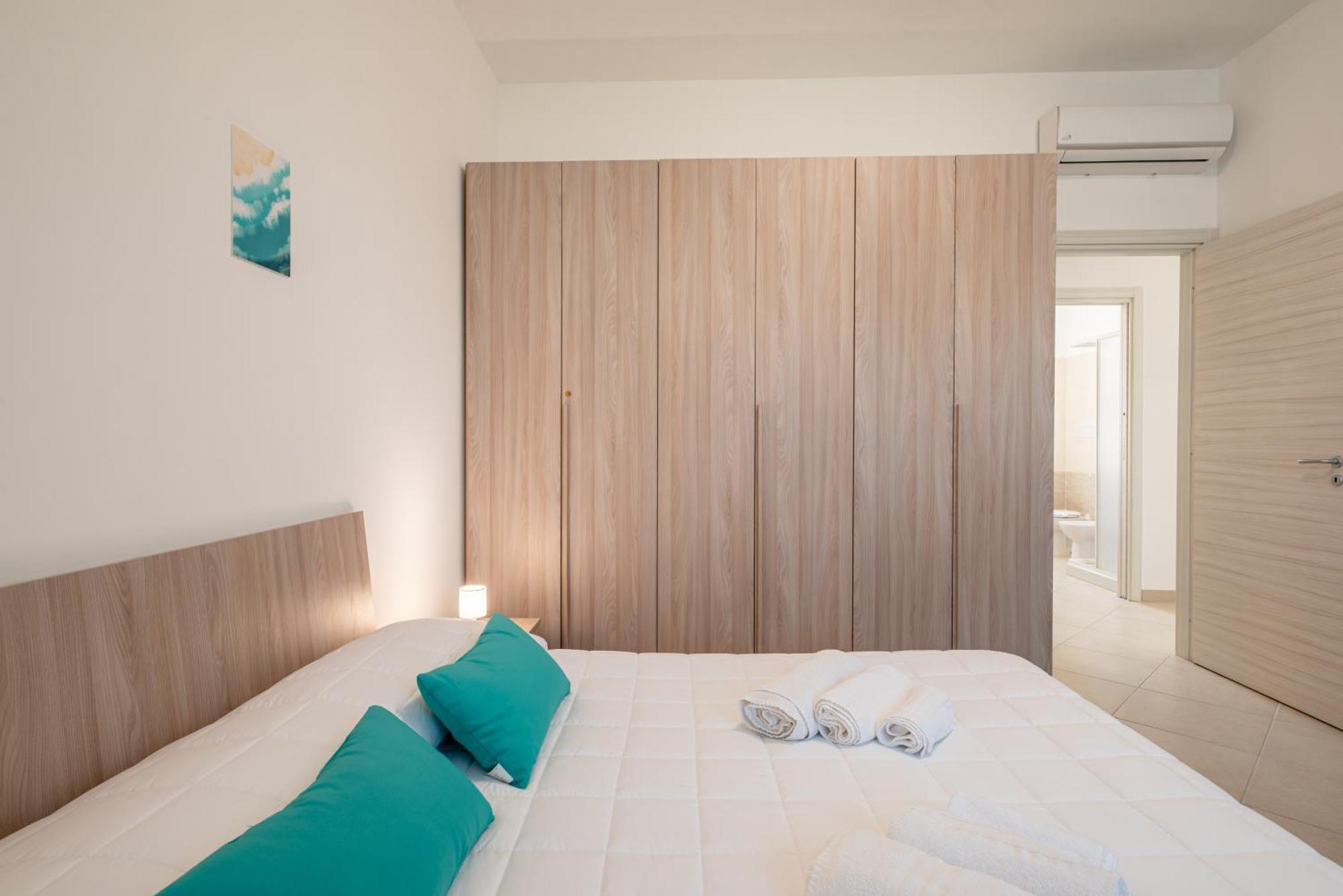 Icaro Residence Apartments With A Beautiful Pool Sant'Agata di Militello Exterior foto