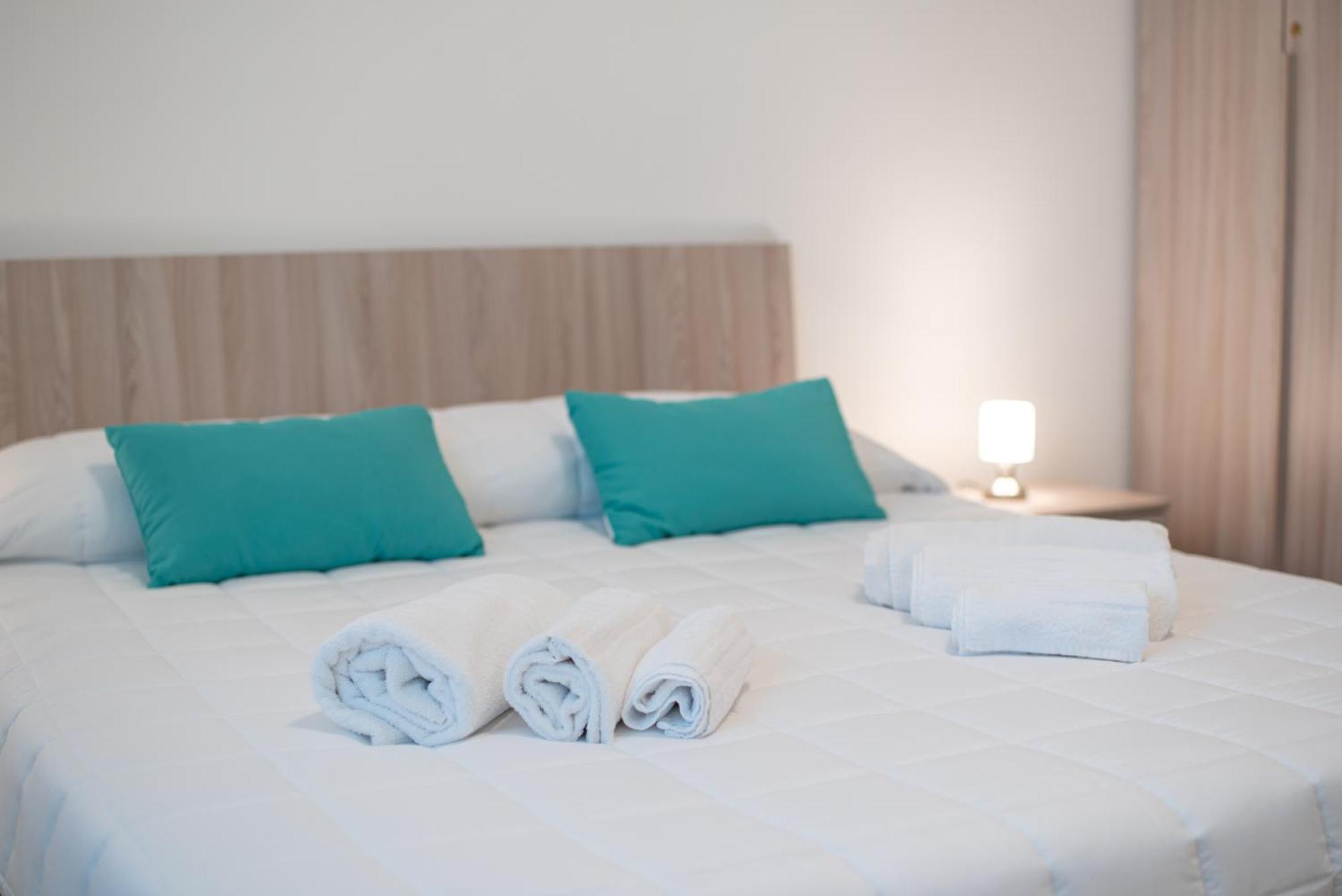 Icaro Residence Apartments With A Beautiful Pool Sant'Agata di Militello Exterior foto