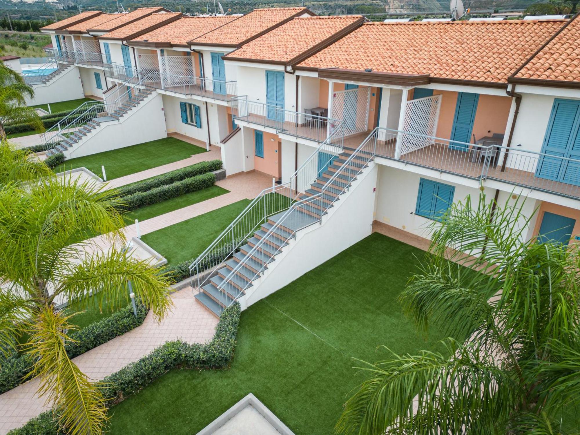 Icaro Residence Apartments With A Beautiful Pool Sant'Agata di Militello Exterior foto