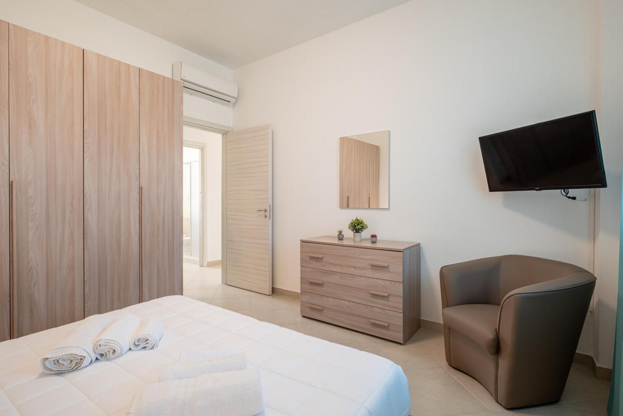 Icaro Residence Apartments With A Beautiful Pool Sant'Agata di Militello Exterior foto