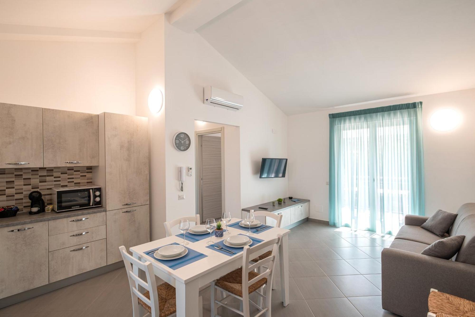 Icaro Residence Apartments With A Beautiful Pool Sant'Agata di Militello Exterior foto