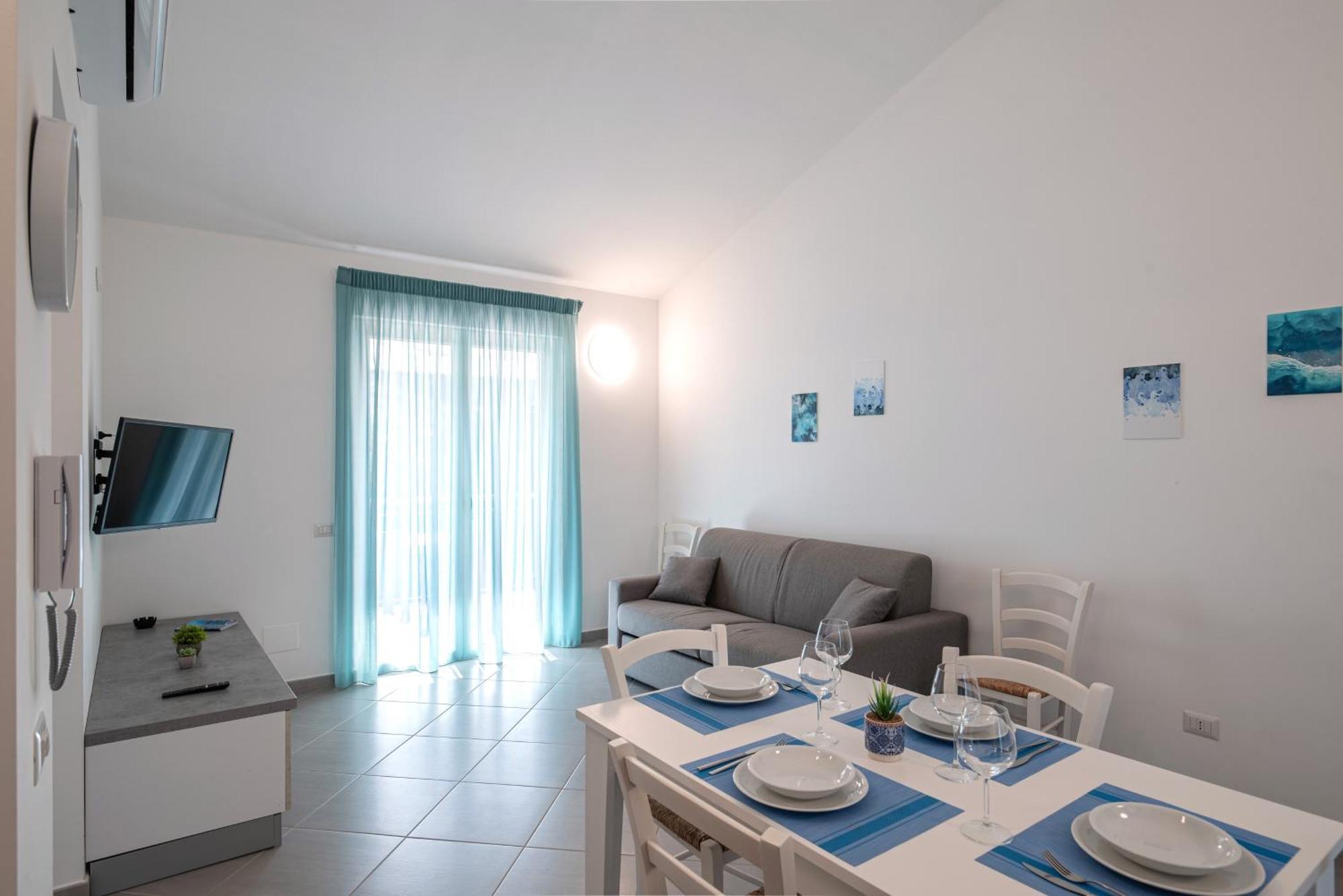 Icaro Residence Apartments With A Beautiful Pool Sant'Agata di Militello Exterior foto