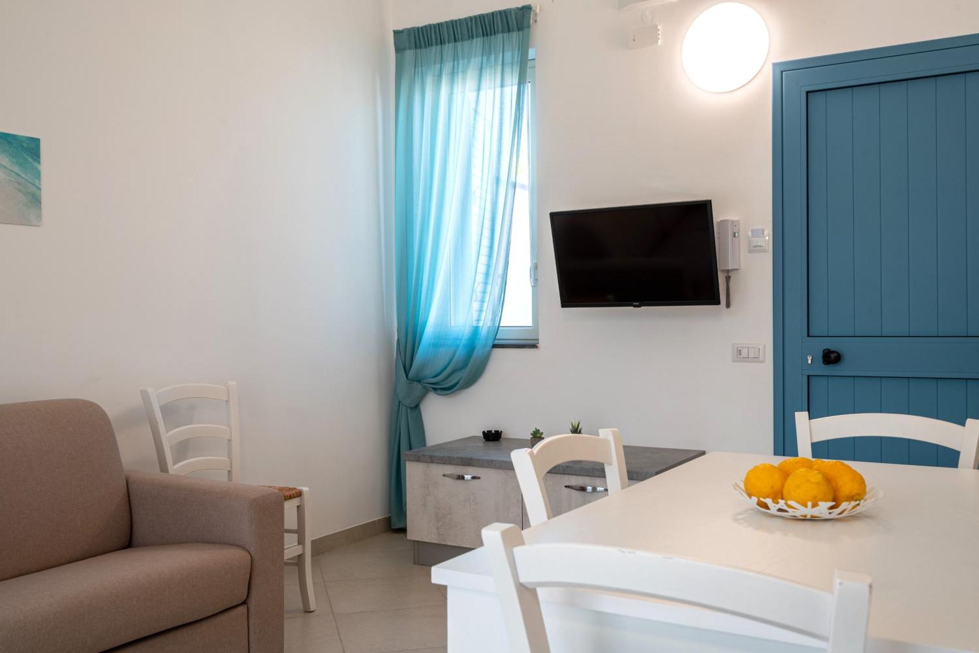 Icaro Residence Apartments With A Beautiful Pool Sant'Agata di Militello Exterior foto